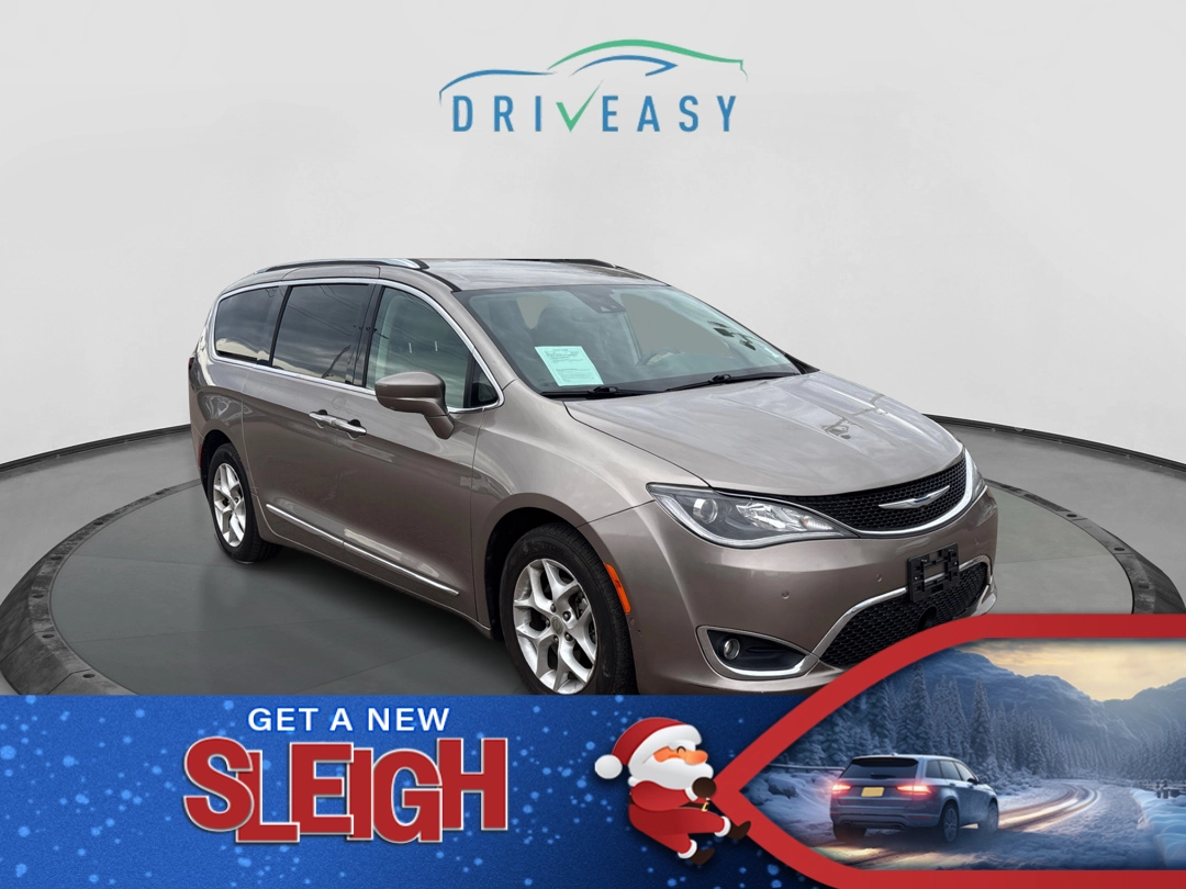 2018 Chrysler Pacifica Touring L Plus's photo