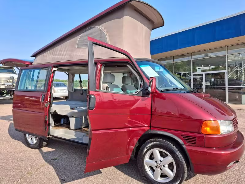 2001 Volkswagen Eurovan - WV2NB47051H105697 - Image #3