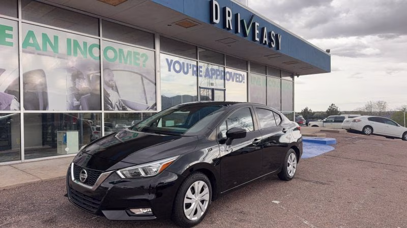 2021 Nissan Versa Sedan SV - Photo 2