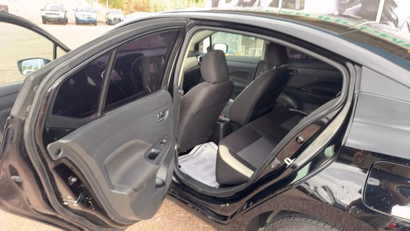 2021 Nissan Versa Sedan SV - Photo 8