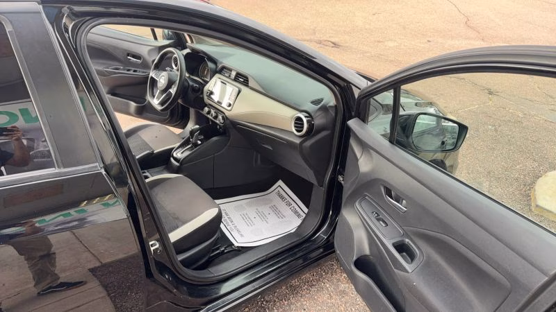 2021 Nissan Versa Sedan SV - Photo 11